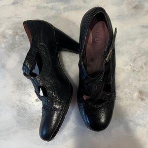 Indigo by Clarks, Black Leather Lea Sylvie II Heels